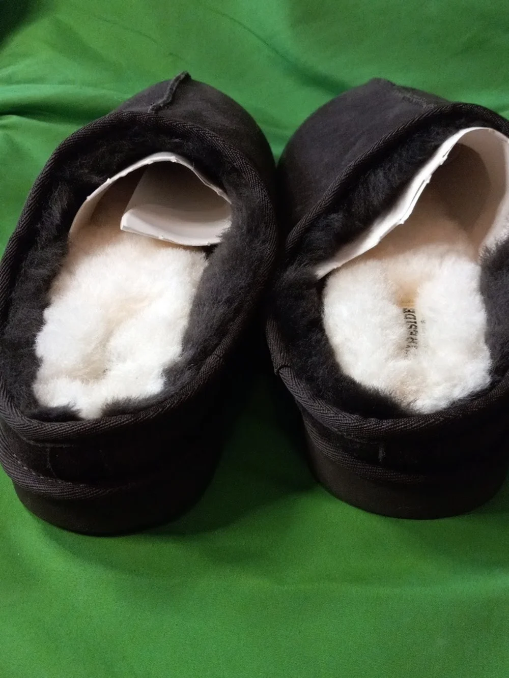 Dearfoams Men's Brown FIRESIDE  Suede Shearling-Lined Slip-On Slippers